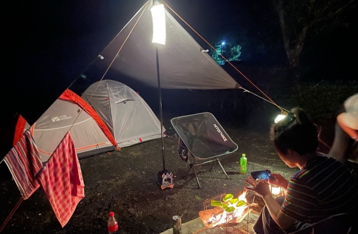 キャンプサイト　夜