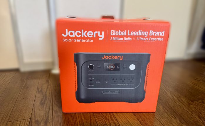ジャクリポータブル電源の外箱